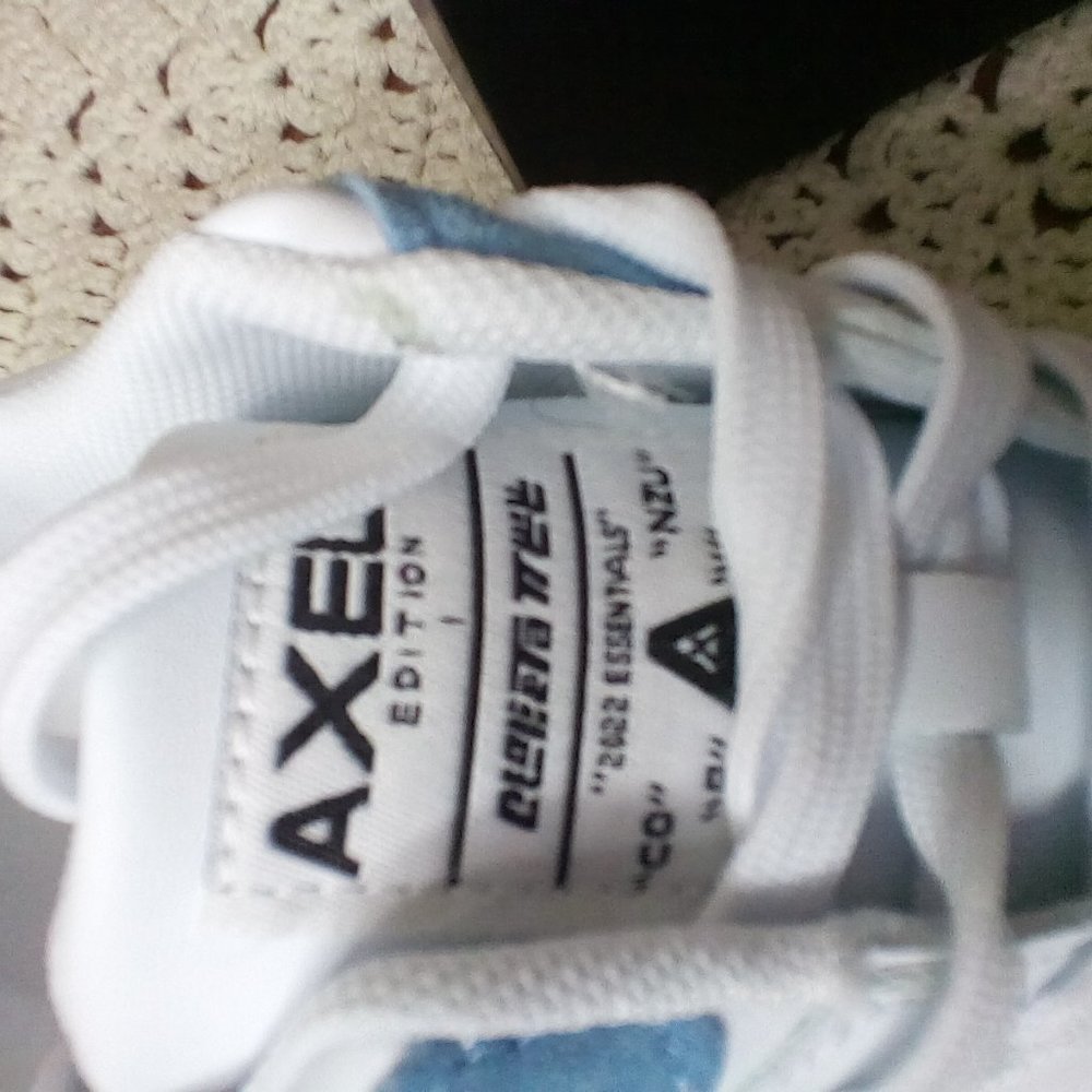 Conzuri Men's Blue and White Sneakers - Picture 3 of 7